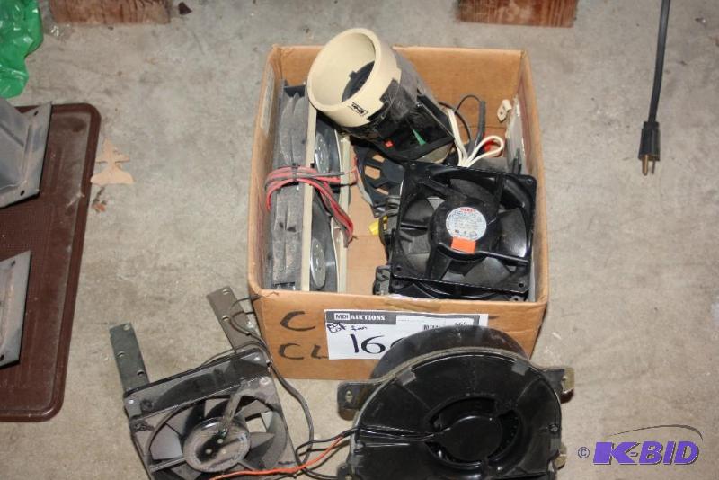 lot 1665 image: Box Lot of Various Types and Sizes of Fans.
