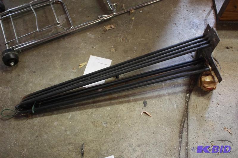 lot 1688 image: Lot of (4) 29 Table Legs.