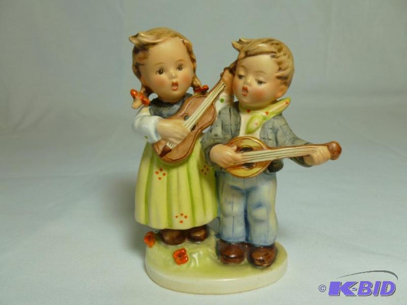 Beautiful&nbspHummel figurine with full bee ...