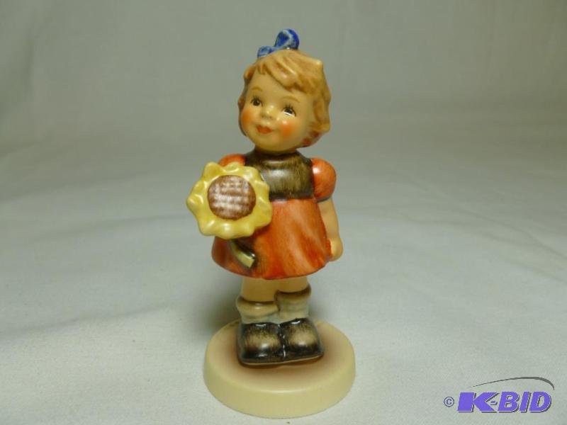 Beautiful Goebel - Hummel figurine that measu...