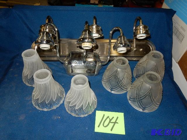 lot 104 image: Chrome Light fixtures
