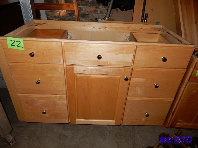 lot 22 image: Maple Cabinet
