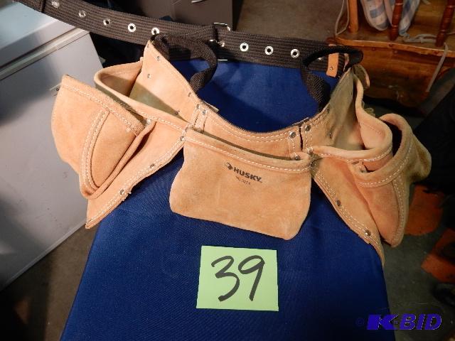 lot 39 image: Husky  Tool Belt