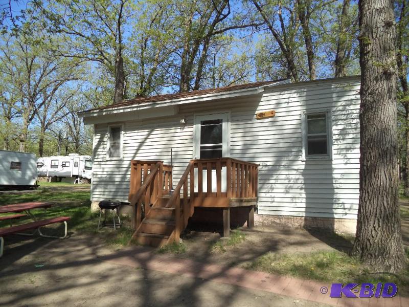 Cabin Rentals at Big Pine Lodge in Perham MN. KBID