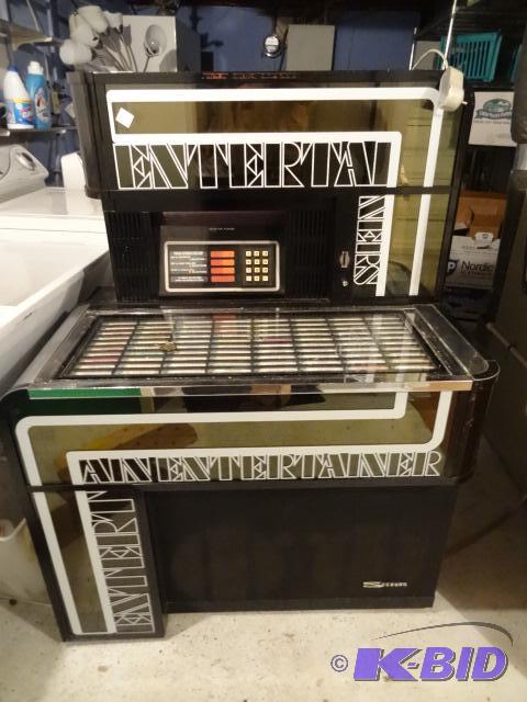 Seeburg model STD2 juke box. Has the key for ...