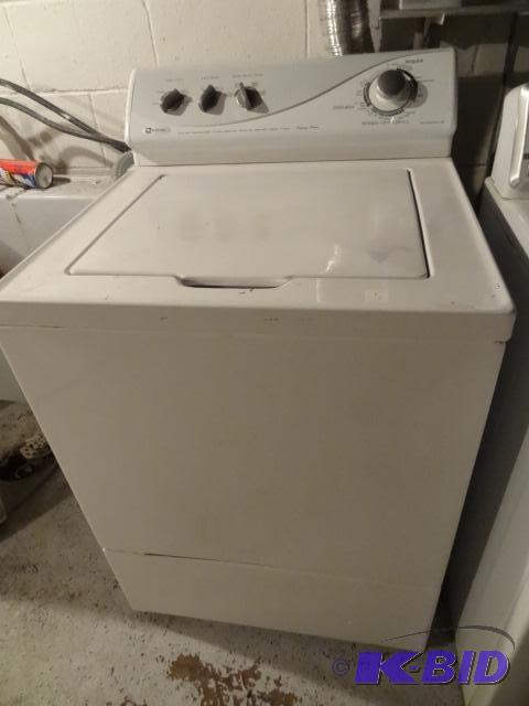 Maytag clothes washer. Model SAV205DAWW. Work...