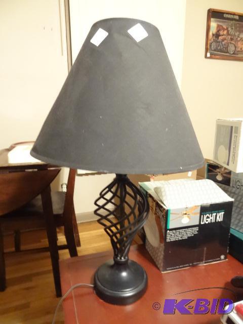 Metal decorative table lamp....