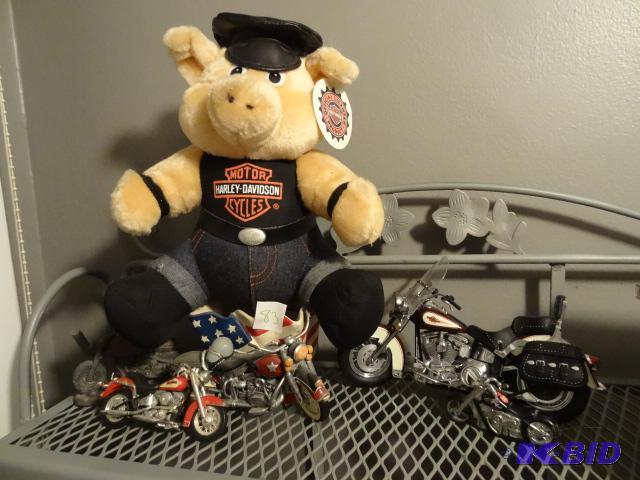 Misc motorcycle decor. Stuffed Harley pig...