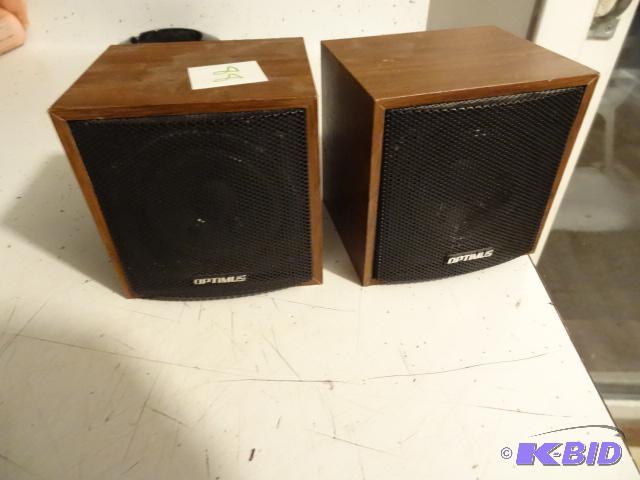 2 optimus speakers. XTS 3. Cat. No 40...