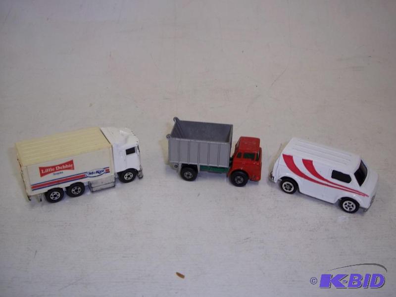 Set of 3 Toy Vehicles   Little Debbie Deliver...