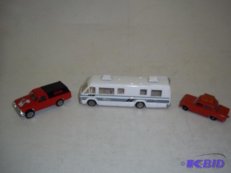 Set of 3 Toy Vehicles   Truck with Topper  Wi...