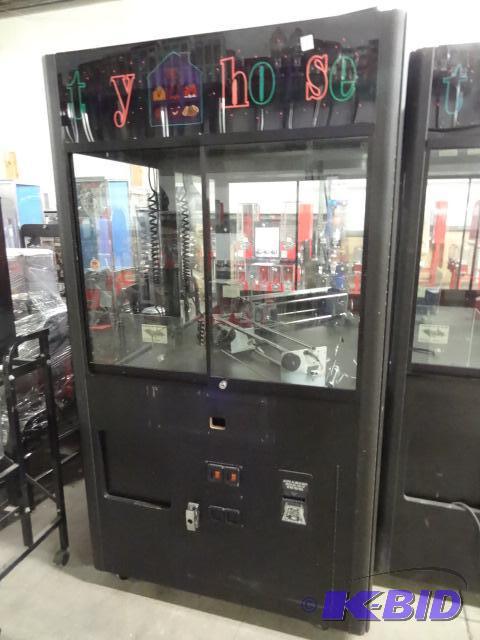 lot 2 image: Rainbow skill crane. Dollar bill acceptor may...