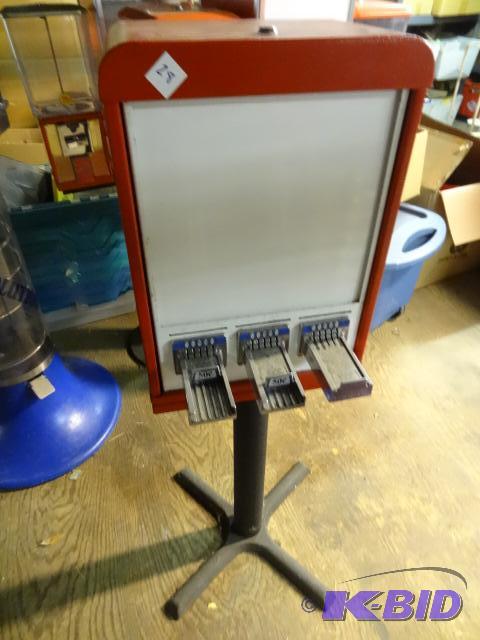 lot 28 image: 3 column sticker machine. No keys...