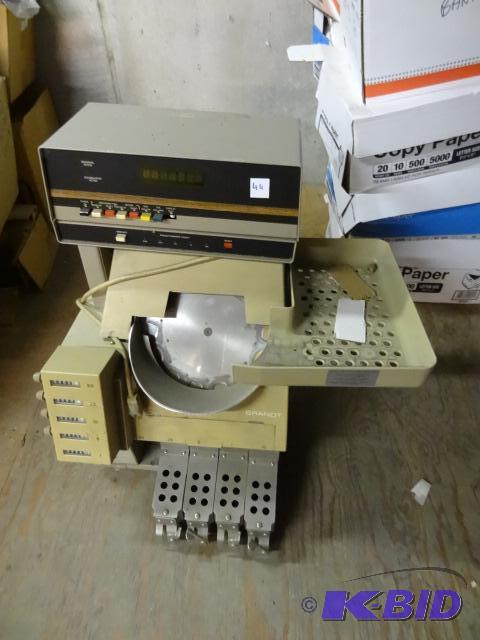 lot 44 image: Brandt coin sorter. Powers up. May need clean...