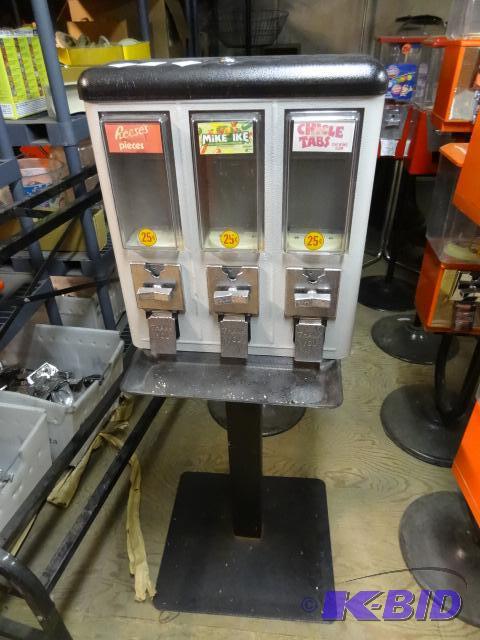 lot 50 image: Triple play 3 vend machine. No keys...