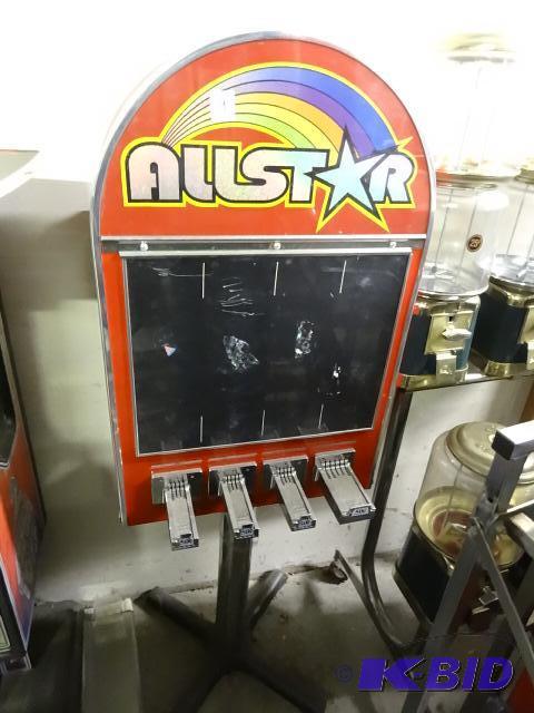 lot 9 image: All star 4 column sticker machine. No keys...