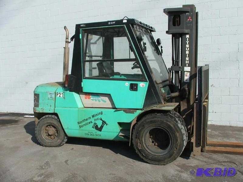 lot 1 image: Mitsubishi FD50 Forklift