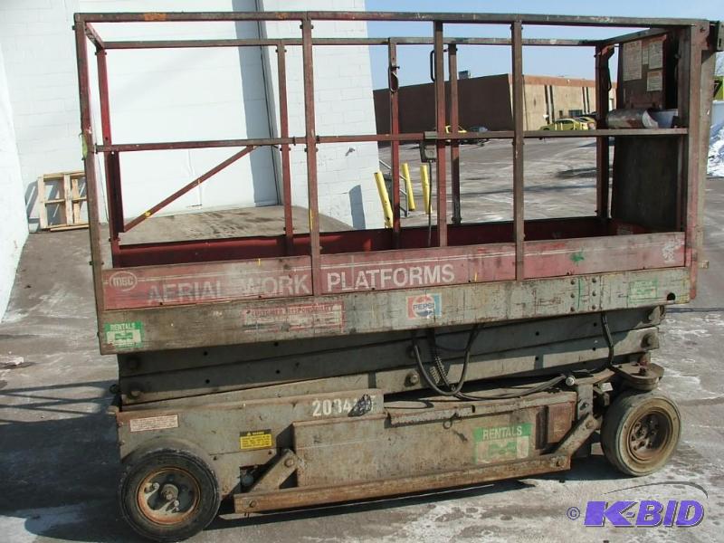 lot 10 image: MEC 2034 Scissor Lift