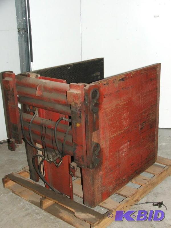 lot 14 image: Forklift Carton Clamp attachment, 36&quotx38...