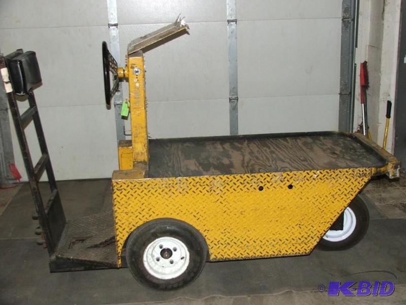 lot 18 image: Pack Mule Stock Chaser
