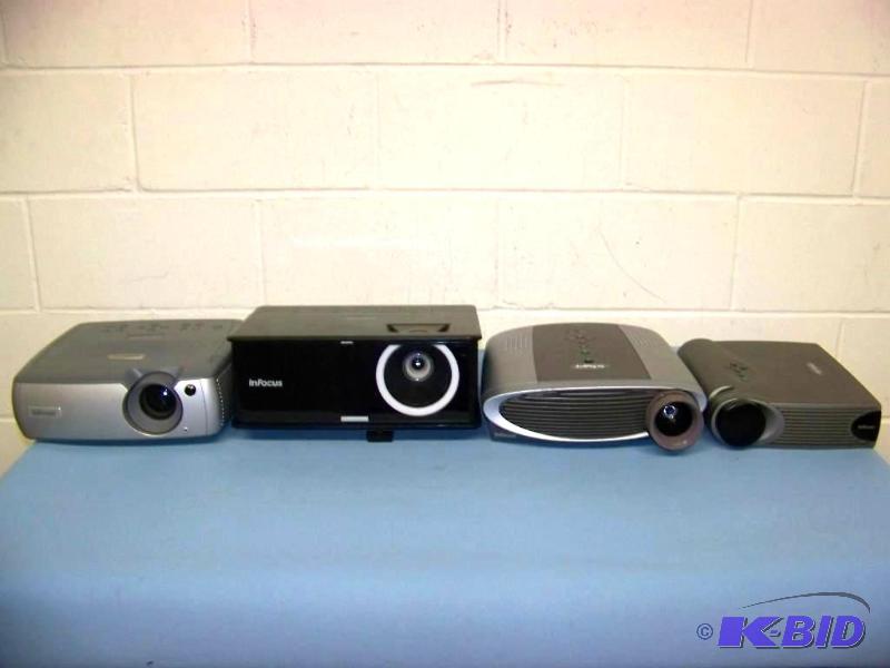 lot 20 image: (4) InFocus Projectors for PARTS  REPAIR