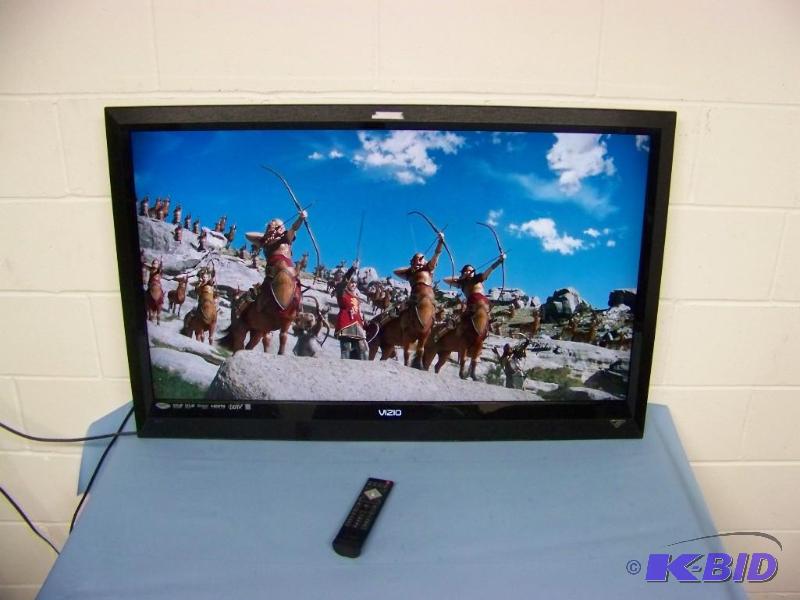 lot 6 image: Vizio, 42, Liquid Crystal Display (LCD), HDTV with Remote Control