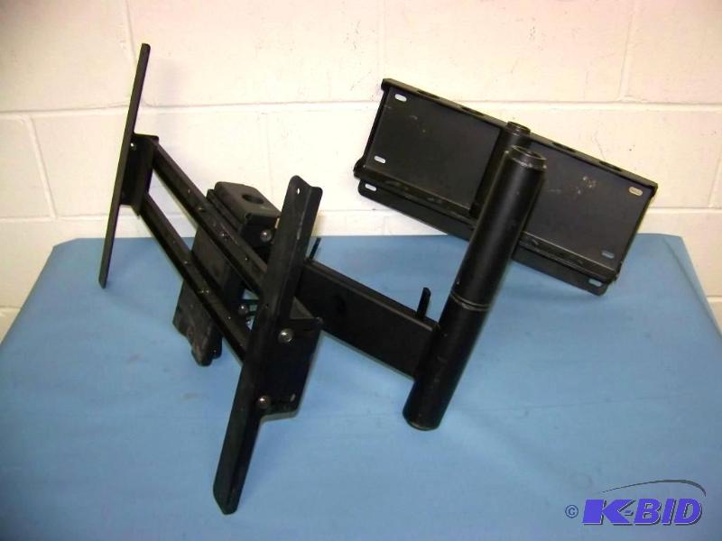 lot 8 image: Heavy-Duty, Articulating Flat Panel Wall Mount