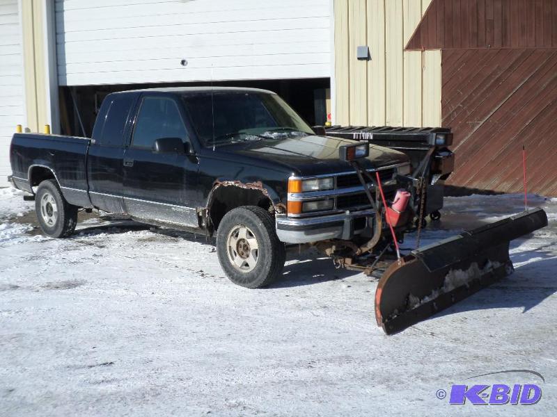 lot 1 image: 1995 Chevrolet Silverado 2500 Short Box Exten...