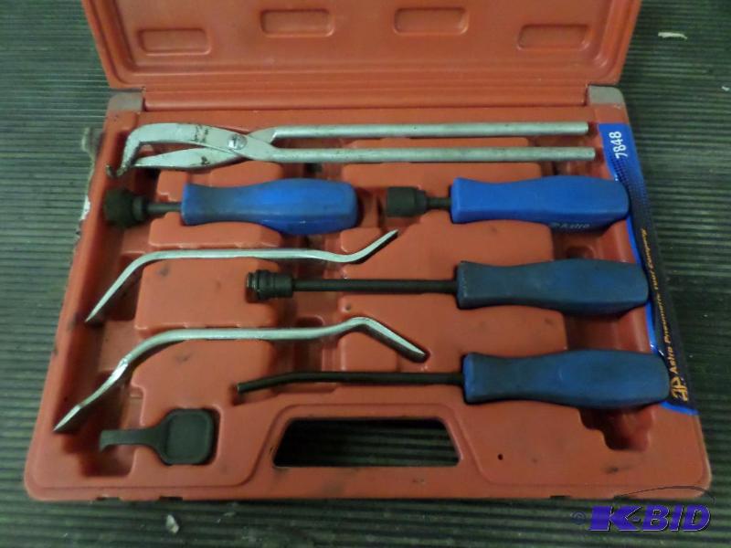 lot 102 image: Astro Pneumatic 8-Piece Professional Brake To...