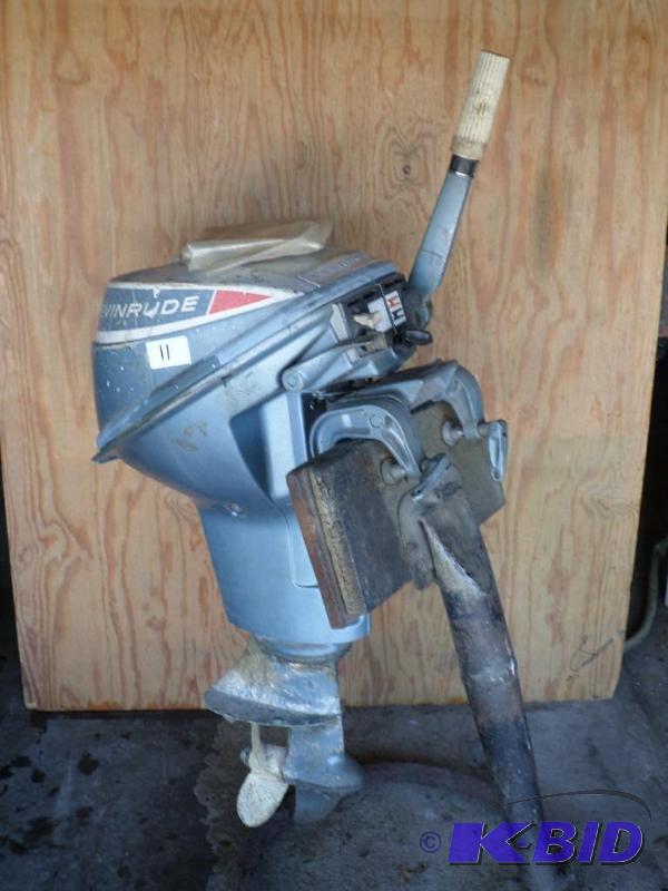 lot 11 image: Evinrude 9.5HP Sportwin Short-Shaft Outboard ...