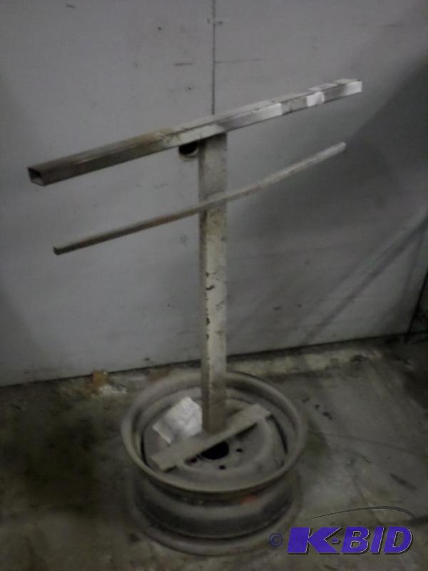 lot 115 image: Steel SupportGuide Stand...