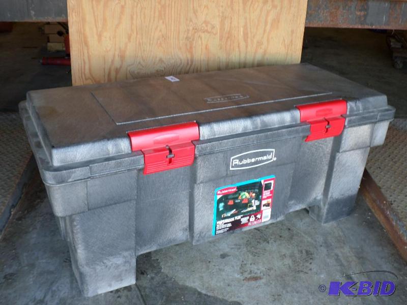 lot 124 image: New Rubbermaid Heavy Duty 19&quotx21&quotx4...