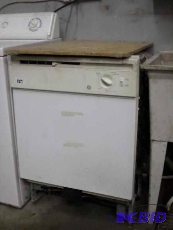 lot 127 image: GE Dishwasher, Works...