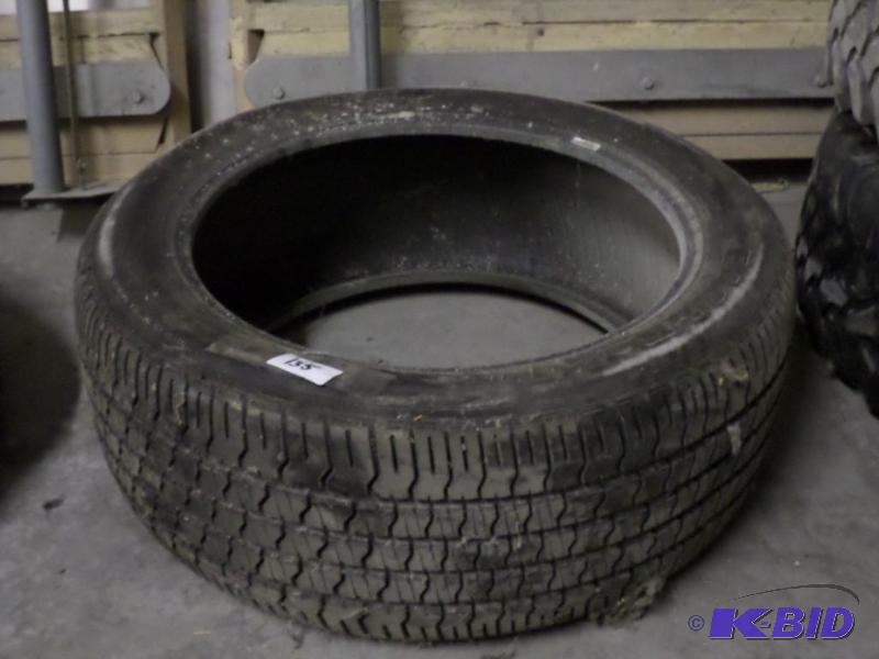 lot 135 image: (1) Goodyear Eagle P2754520 Tire...