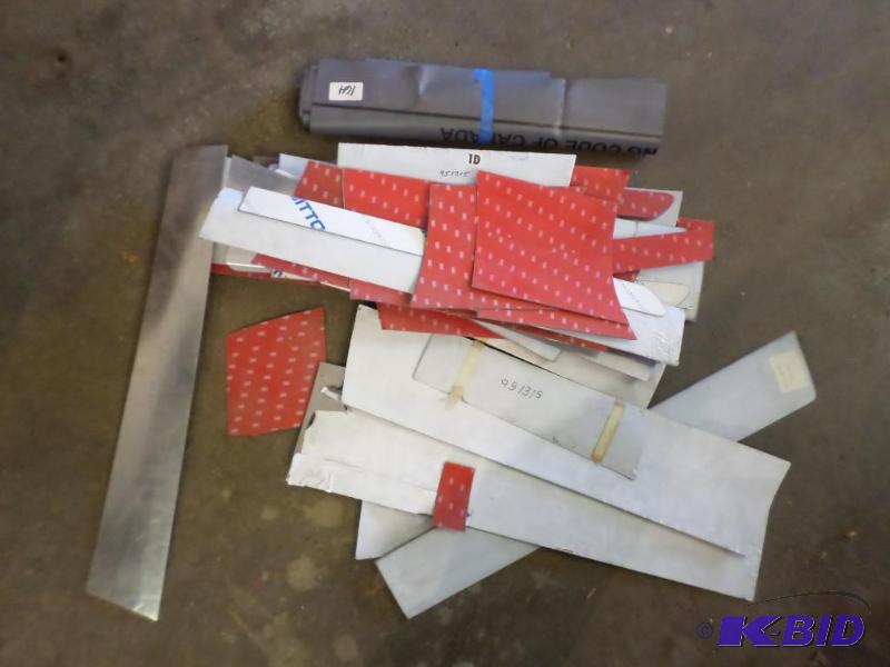 lot 164 image: Lot Of Lincoln Towncar Trim Pieces & Roll...