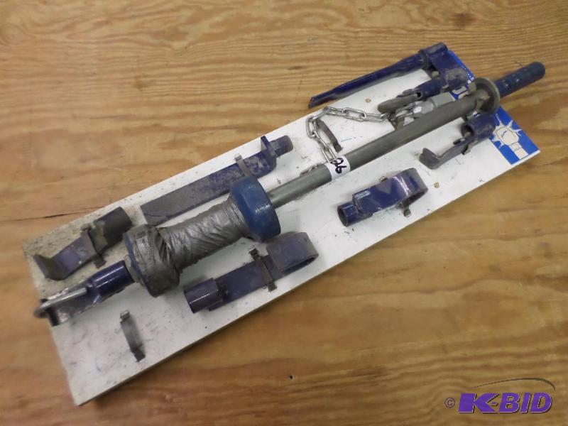 lot 26 image: S&ampG Slugger Slide Hammer Set...
