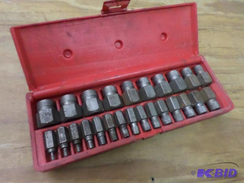 lot 31 image: MAC 25-Piece Screw Extractor Set...