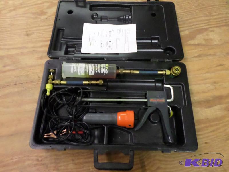 lot 34 image: Blue Point ACT700 Quick Detect AC Sealant De...