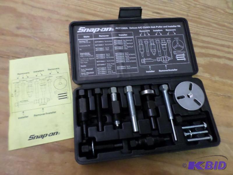 lot 35 image: Snap-On ACT1300A Deluxe AC Clutch Hub Puller...
