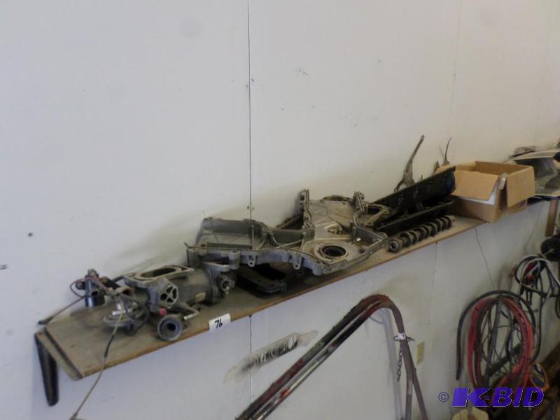 lot 76 image: Large Lot Of 1998 Lincoln Towncar Parts, Hea...