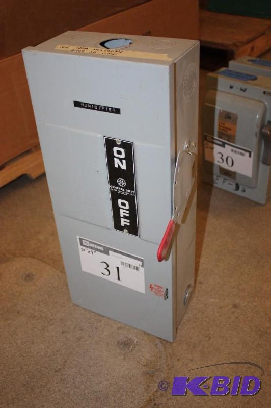 Gneral Electric Safety Switch 100A 240V 3 Ph Indoor Use Non-Fusible 21 x 9.