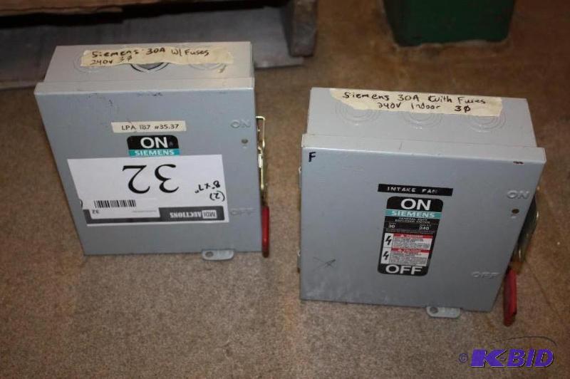 Lot of (2) Siemens General Duty Enclosed Switch 240V Indoor GF321N 30A 3Ohm wFuses 8 x 7.