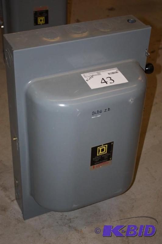 Square D Safety Switch 200A 240V 250V DC Type 1 Enclosure STD 15 H.P. 240V 1 Ph 31 x 19.5.