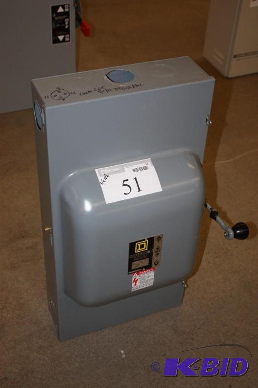 Square D Safety Switch 200A 240V 250V DC Type 1 Enclosure STD 15 H.P. 240V 1 Ph 31 x 15.5.