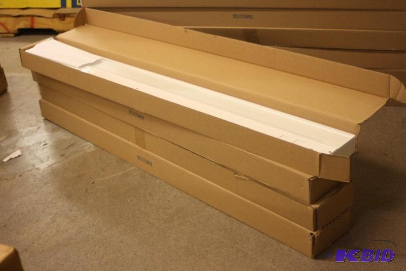 Box Lot of (4) Fluorescent Luminiare Lampe Type T8 Max Watts 32.