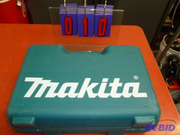 lot 10 image: Makita 4.5" grinder with case. 110 volt....