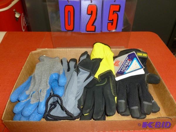 lot 25 image: Flat of gloves. Size Large. As shown. Terms. ...