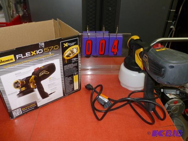 lot 4 image: Wagner flexio 570 indooroutdoor paint spraye...