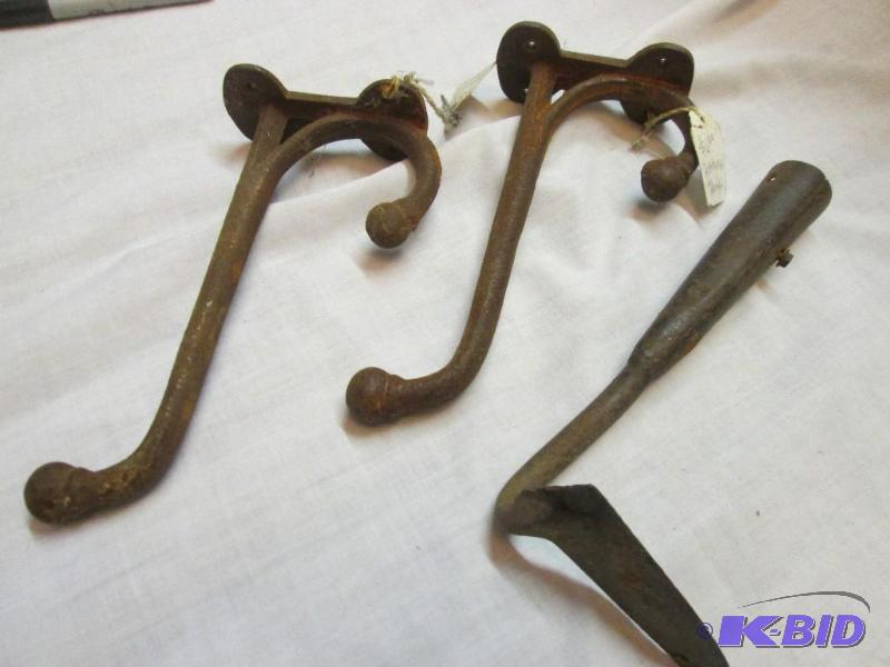 lot 110 image: flower basket holders and leveler...