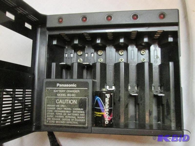 lot 147 image: Panasonic battery cahrger for D-cell batterie...